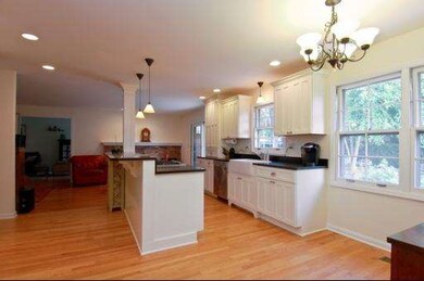 110 E Thompson Dr, Wheaton, IL 60189 - photo 6