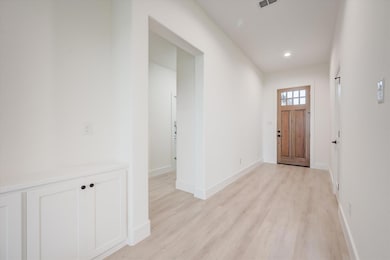 1910 Echo Lake Ct, Cleburne, TX 76033 - photo 5