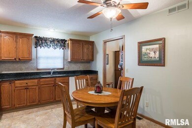 1215 Emerald Woods Ct, Davenport, IA 52806 - photo 5