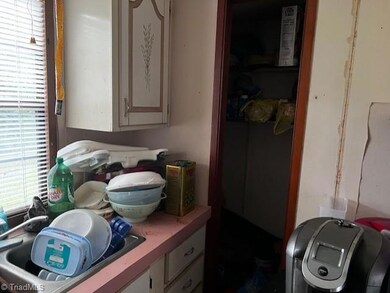 4809 Cameron Cir, Asheboro, NC 27205 - photo 4