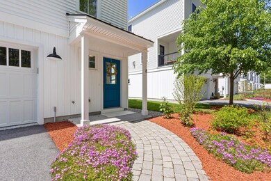 284 Bradley St #8