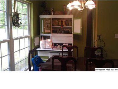 Another view of the eating area from the kitchen! 