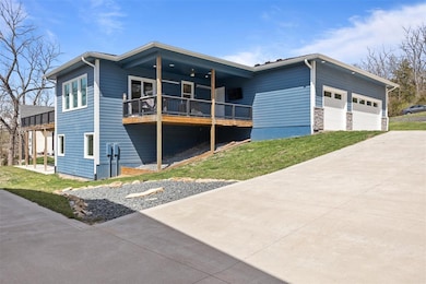 35837 Red Pine Ct, Earlham, IA 50072 - photo 2