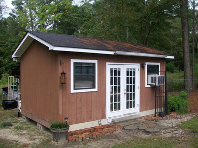 1605 Walrod Ave, Douglas, GA 31533 - photo 2