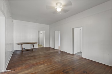 264 Berry St, Gloster, MS 39638 - photo 2