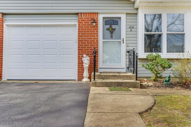 102 Conestoga Dr Manchester-large-006-6-