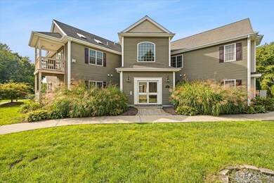 215 Longmeadow Rd unit 306, Taunton, MA 02780 - photo 2