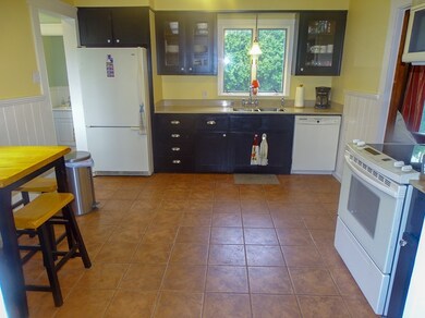 36 Marland Rd, Worcester, MA 01606 - photo 7