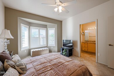Master w/ bay window