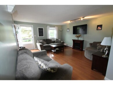 13 Fieldstone Dr, Londonderry, NH 03053 - photo 3