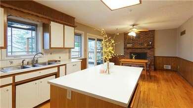 911 NW 10th St, Blue Springs, MO 64015 - photo 7