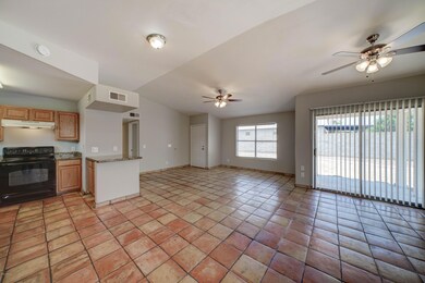 1435 E Kristal Way-6