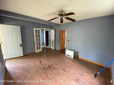 902 N Sycamore St, Lansing, MI 48906 - photo 3