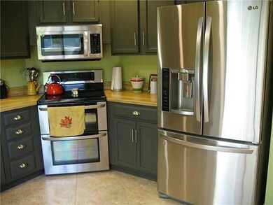 6617 SE Yorktown Dr, Hobe Sound, FL 33455 - photo 5