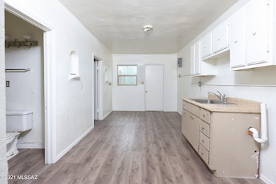 unlisted-address, Tucson, AZ 85705 - photo 4