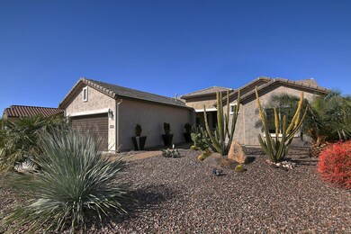 6704 W Desert Blossom Way-large-002-31-S