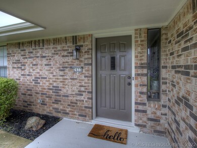 2633 Georgetown Dr, Bartlesville, OK 74006 - photo 3