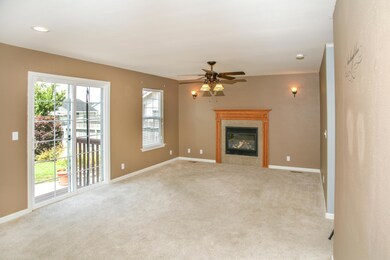 Living Room (2)