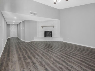 6103 Irish Hill Dr, Houston, TX 77053 - photo 5