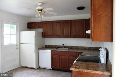 1214 Wine Spring Ln, Towson, MD 21204 - photo 3