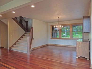 Main House-Dining Area
