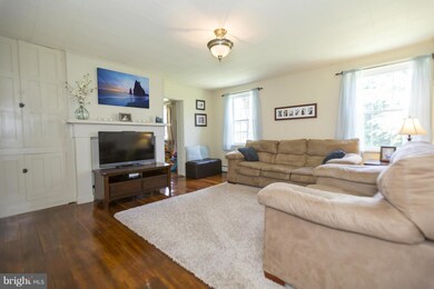 45 N Fayette St, Mercersburg, PA 17236 - photo 3