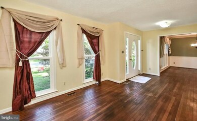 6504 Forest Grove Dr, Fredericksburg, VA 22407 - photo 4