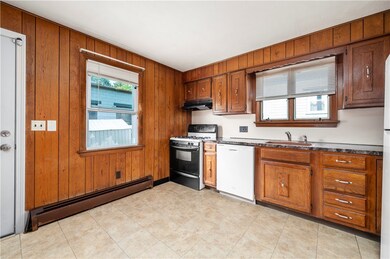 466 Admiral St, Providence, RI 02908 - photo 7