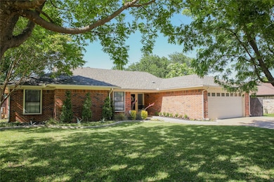 1149 Michael Sean Dr, Bedford, TX 76021 - photo 2