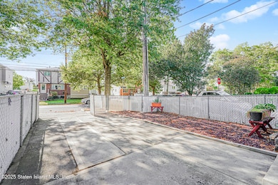 72 Eric Ln, Staten Island, NY 10308 - photo 5