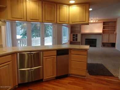 Kitchen with double drawer dishwasher