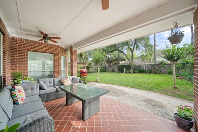1811 Streamside Dr, Friendswood, TX 77546 - photo 6