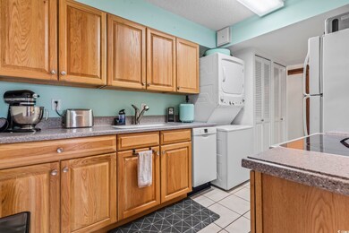 Great Storage and Counter Workspace:  featuring Oa