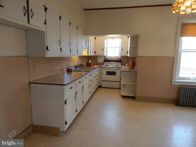 114 E 6th St, Red Hill, PA 18076 - photo 6
