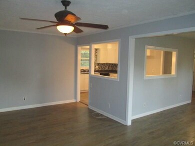A second pass through from the family room into th