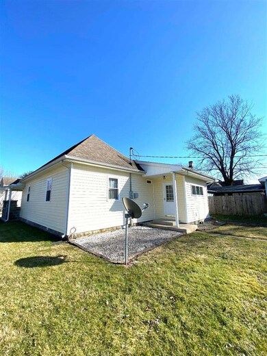 390 6th St NE, Linton, IN 47441 - photo 4
