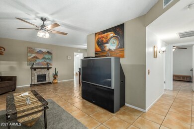 10825 W Santa fe Dr, Sun City, AZ 85351 - photo 6