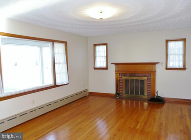 367 W Old Cross Rd, New Market, VA 22844 - photo 5