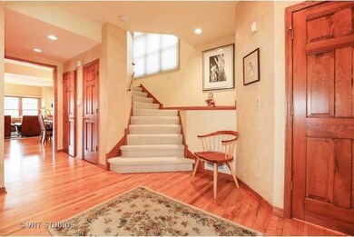 131 N Larch Ave unit 2B, Elmhurst, IL 60126 - photo 3