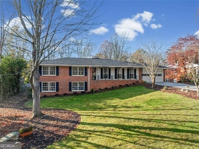 2667 Fontainebleau Dr, Dunwoody, GA 30360 - photo 5