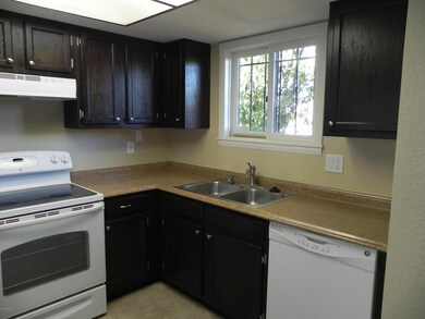 03 Kitchen 02