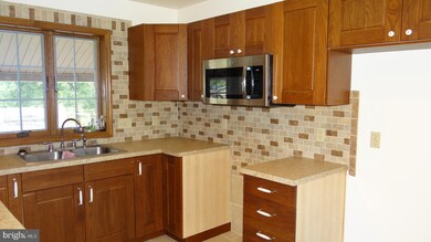 141 S Greenview Rd, Schuylkill Haven, PA 17972 - photo 6