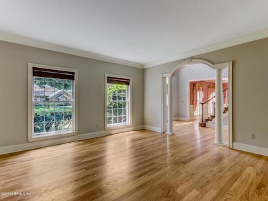 2802 Park Square Pl E-MLS_Size-014-6-Liv