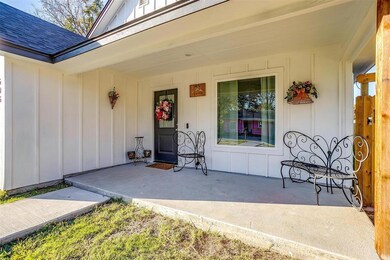 605 Robbins St, Cleburne, TX 76031 - photo 5