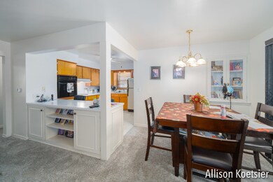 1644 Rossman SE, Grand Rapids, MI 49507-