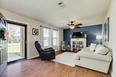 110 Yerby St, Brazoria, TX 77422 - photo 5