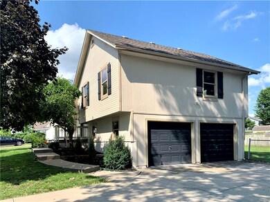 613 Canter St, Raymore, MO 64083 - photo 4