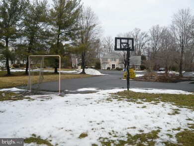 11724 Le Havre Dr, Potomac, MD 20854 - photo 6