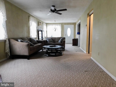 1448 W James St, Norristown, PA 19403 - photo 4