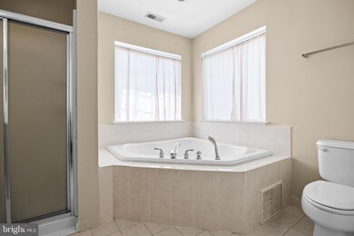 225 Hawthorne Way unit 225, Riverside, NJ 08075 - photo 2